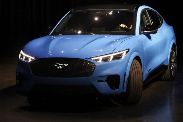 Конкурент Tesla: Ford анонсировал электрокар Mustang Mach-E