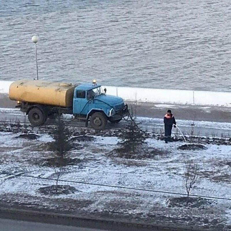 Как коммунальщики не дают заскучать горожанам