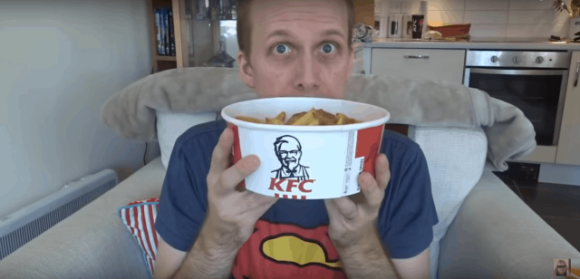 Блогер Майк Дживонс целую неделю ел в KFC и в итоге похудел