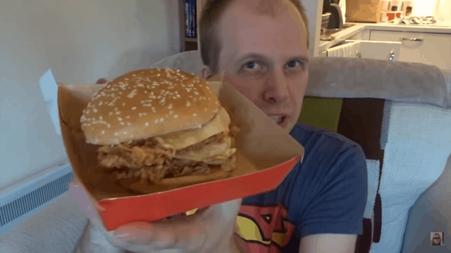 Блогер Майк Дживонс целую неделю ел в KFC и в итоге похудел