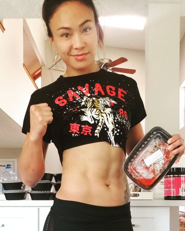 Составлен рейтинг самых привлекательных девушек-бойцов MMA