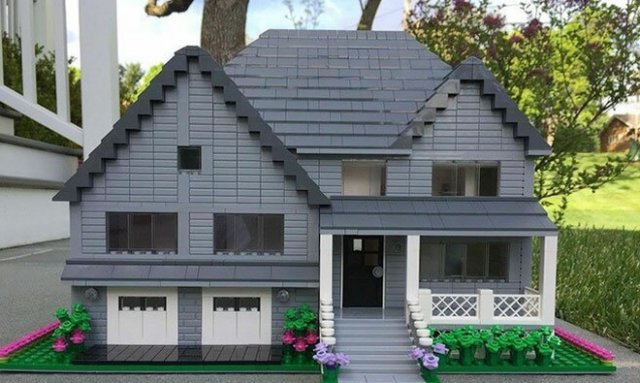 Дизайнер делает потрясающие дома из LEGO