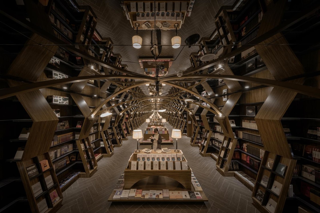Интерьер книжного магазина в Шанхае