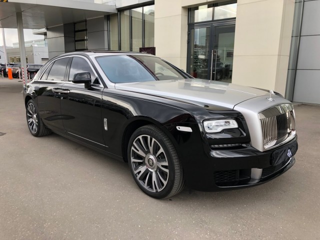 На Ярославском шоссе у 18-летнего москвича в ходе конфликта отобрали Rolls-Royce Ghost за 20 миллионов рублей