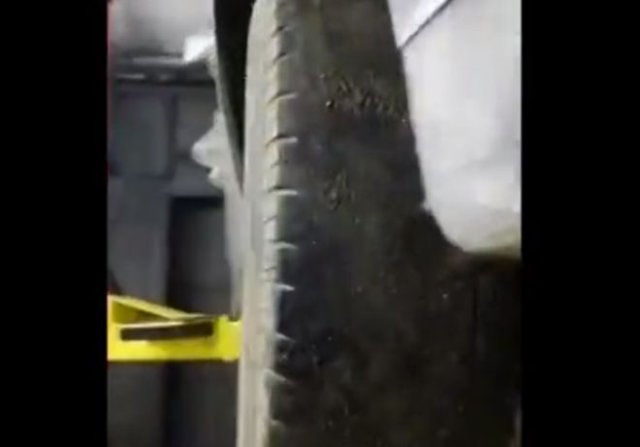 Клиент автосервиса попросил "прокачать" тормоза