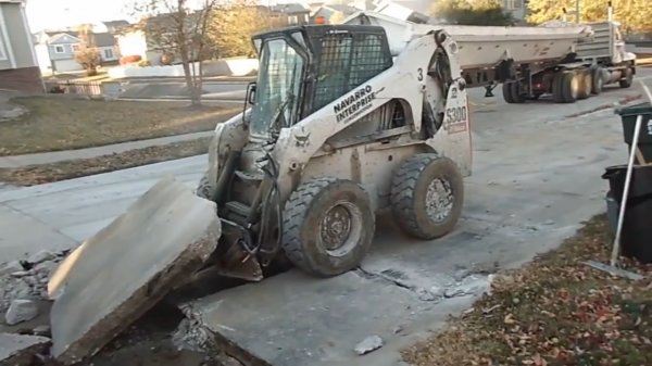 Высший пилотаж от оператора погрузчика