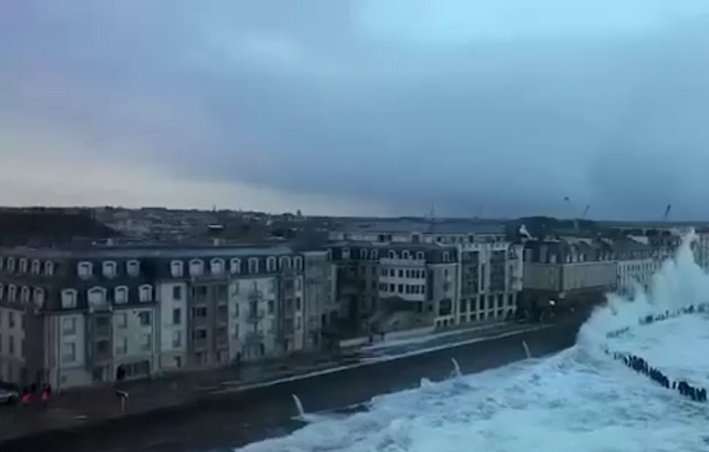 Хорошо жить возле моря