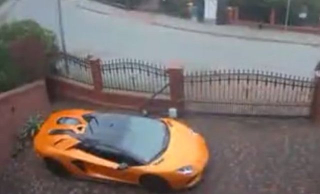 Из зависти расцарапал новенький Lamborghini