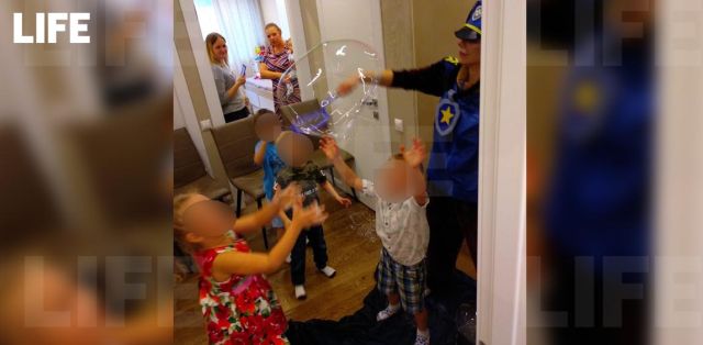 Аниматор показал фокус с сухим льдом и отправил 4-летнего ребенка в больницу