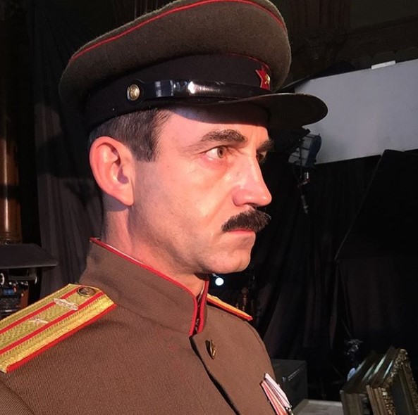 Создатели фильма "На Париж" подают в суд на Евгения Баженова