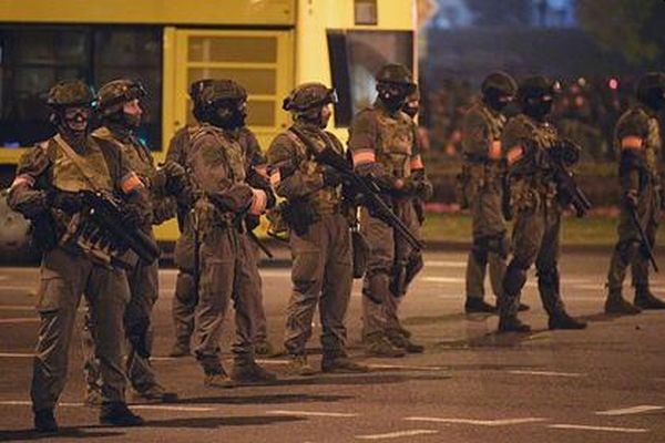 Люди с оружием ворвались в офис «Яндекса» в Минске