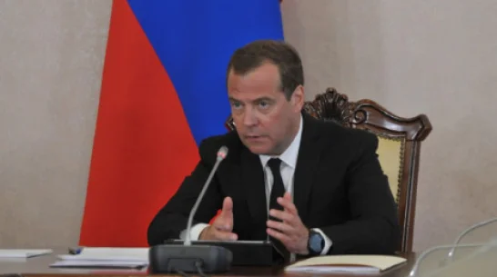 Медведев заявил о необходимости ввести государственное управление интернетом