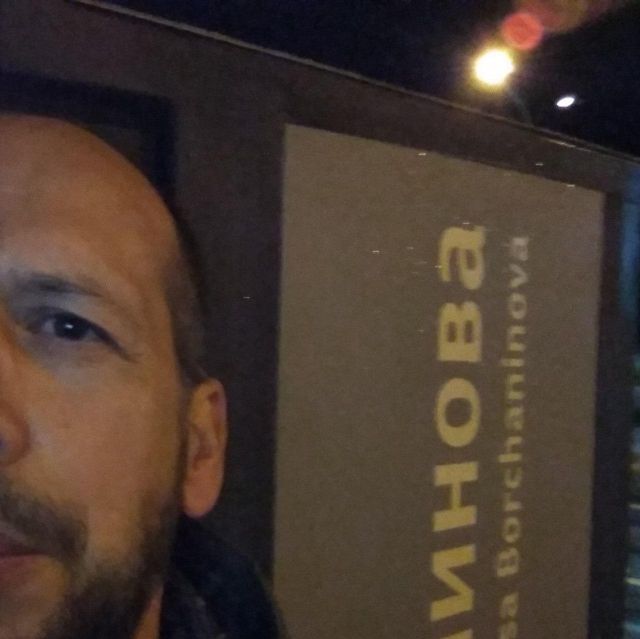 В Перми установили автобусные остановки для "компактных" людей