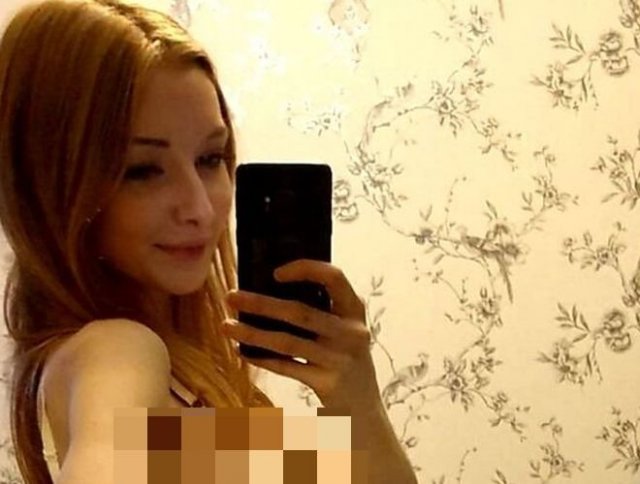 Девушки в красивых нарядах