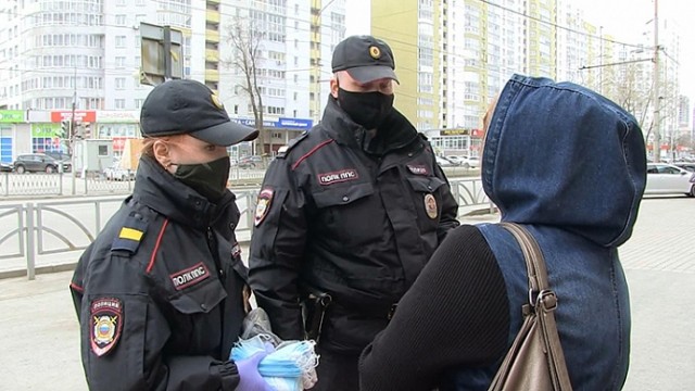 План горит! До начала НГ руководство полиции приказало чаще штрафовать за отсутствие масок