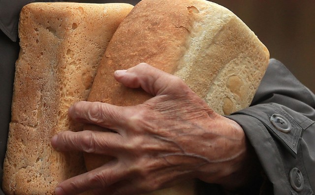 В России предложили ввести продуктовые карточки и соцпитание для малоимущих