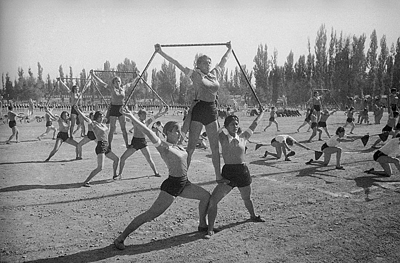 Спортсменки, комсомолки, красавицы 1930‑х