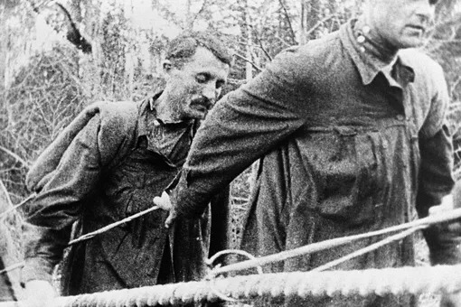 «Я ел только живых»: история острова каннибалов в СССР