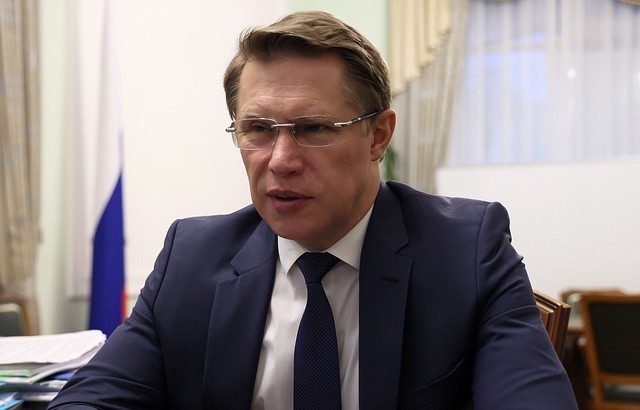Мурашко: вакцинация подростков от коронавируса начнется в России до конца 2021 года