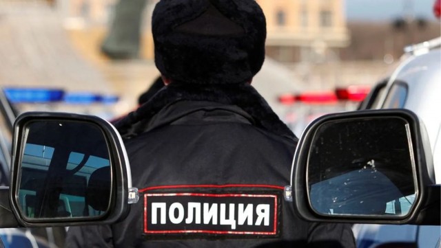 Сотрудник ГИБДД поскользнулся и случайно застрелил убегающего водителя