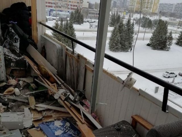 Последствия попадания фейерверка на балкон