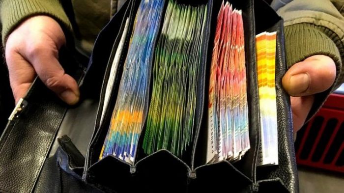 Почему швейцарцы так любят наличные