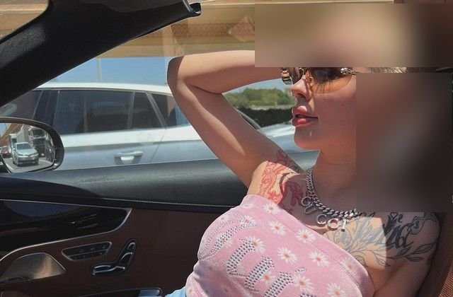 Инстасамка побрилась наголо и перекрасилась в блондинку: поклонники в шоке от таких изменений