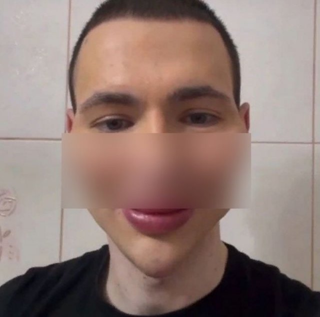 Кирилл Терешин ("Руки-базуки") сделал себе треугольное лицо - теперь он похож на известный мем