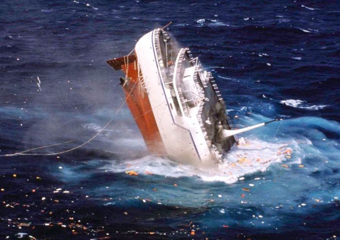 Гибель теплохода «Oceanos»