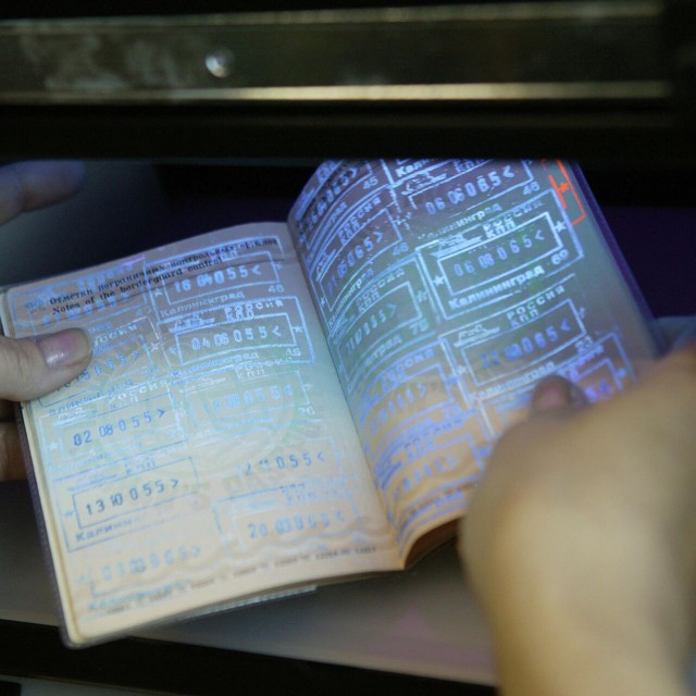 Евросоюз расторг соглашение об упрощённом визовом режиме с Россией. Теперь россияне будут получать визы дольше и дороже