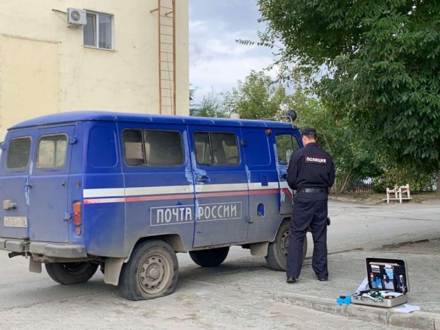 Нападение на инкассаторов в Орске — грабители ранили одного мужчину, забрали деньги и скрылись