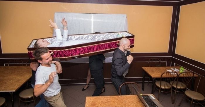 В России появилась услуга по инсценировке собственных похорон