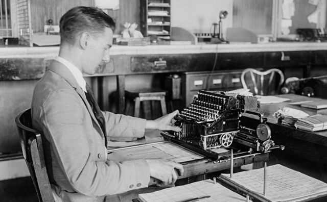 Как поменялись представители разных профессий за последние 100 лет