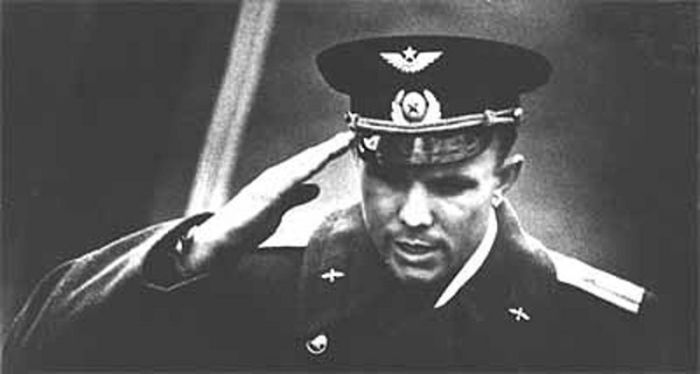 Почему военные отвечают на приказ «есть!»