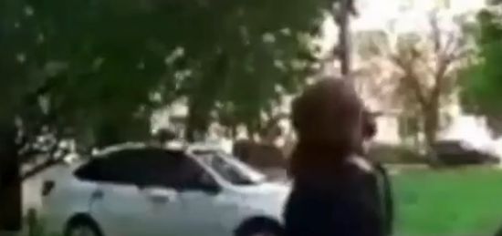 В Уфе жена зверски избила голую любовницу, которую застала с мужем дома в постели
