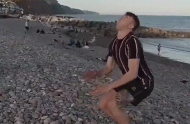 Зато он попытался