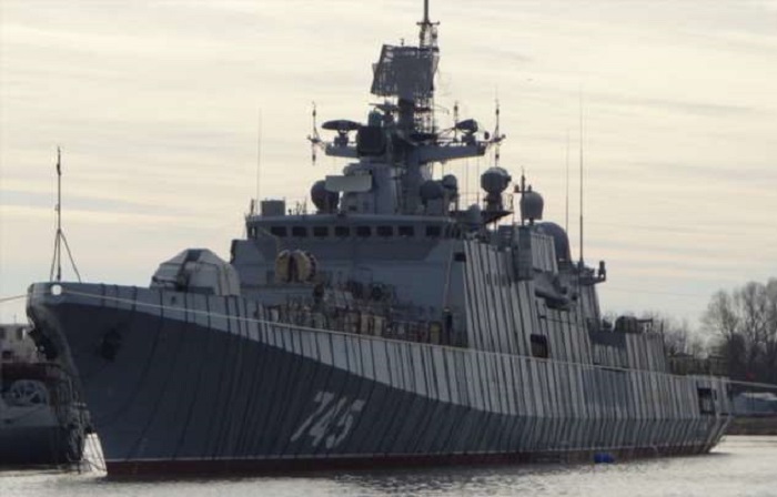 Зачем некоторые военные корабли опутывают странными черными кабелями