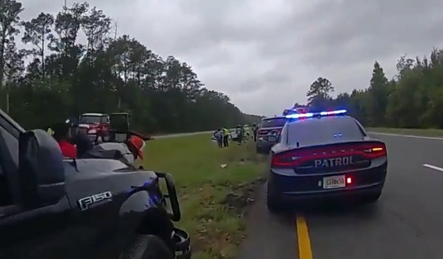 "GTA в реальной жизни": в США автоледи заехала на рампу эвакуатора и отправилась в полет