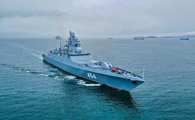 Российские моряки спасли пассажиров потерпевшего бедствие судна