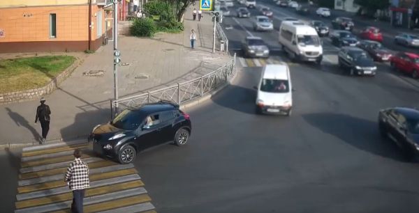 И снова идиот на электросамокате