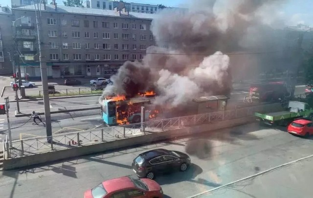Все 137 новых автобусов МАЗ-203-047 сняты с эксплуатации в Санкт-Петербурге из-за самопроизвольных возгораний