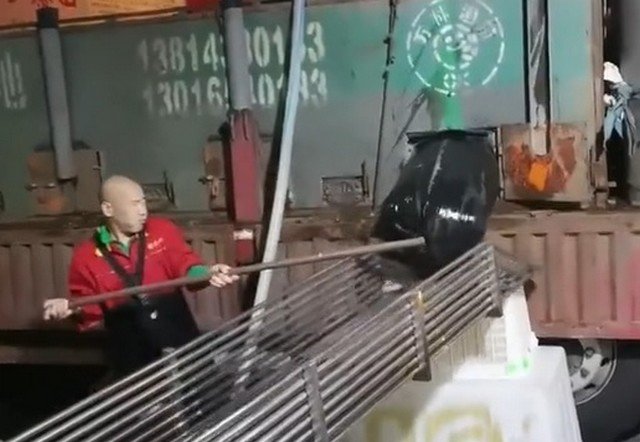 Если у вас был плохой день, то посмотрите на этого парня