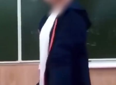 Пригрозил начать «тр*хать училку⁠⁠»