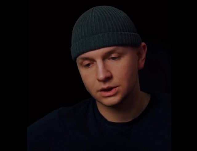 Дмитрий Добродеев, прославившийся публикациями "девушек, конечно, жалко"