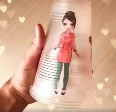 Игра с пластиковыми стаканчиками⁠⁠