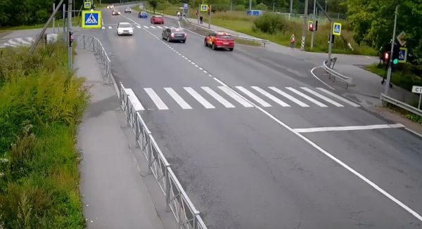 Приора пролетает на красный