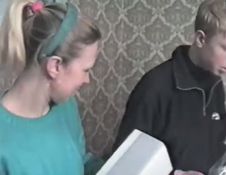 Распаковка первого компьютера в семье (30 декабря 1999 года)⁠⁠