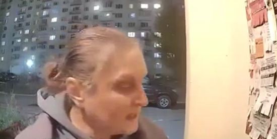 Саратов, ЖК "Ласточкино" Заботливая бабушка. Полиция уже в курсе ситуации