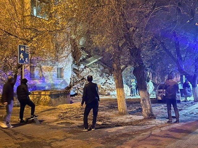 В Астрахани обрушилась часть пятиэтажного жилого дома