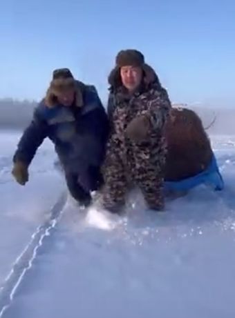 Промысловая рыбалка в условиях сильного мороза